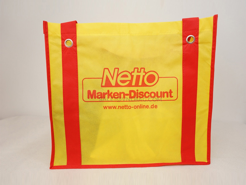 Non woven with metal circle handle all along main face